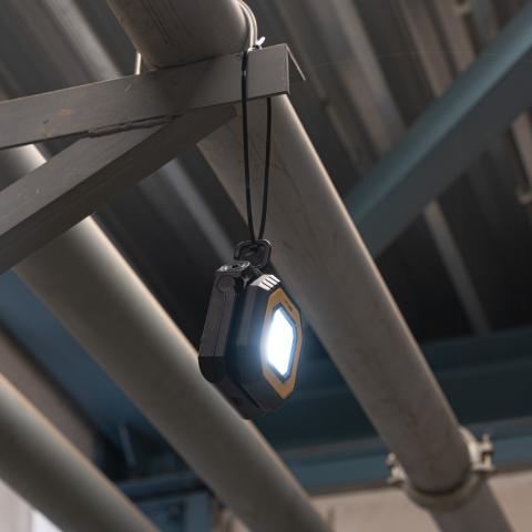 Accu 7 watt led werklamp met ingebouwde magneten (10)