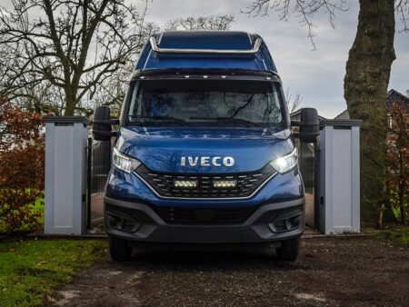 IVECO DAILY 2019-202) Lazer GRILLE integration kit - Lazer Led Triple-R 750