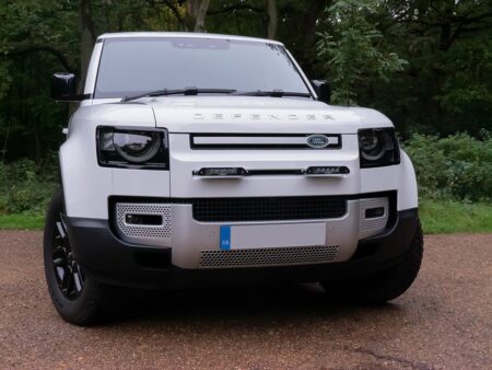 LAND ROVER DEFENDER VANAF BJ 2020 GRILLE KIT INCLUSIEF 2X LINEAR-6 LED LAZER VERSTRALERS