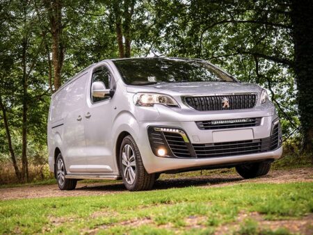 Peugeot Expert Lazer Led integration Kit met Lazer Linear-18 led lightbar
