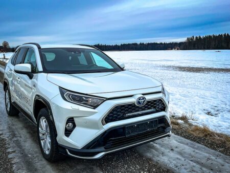 TOYOTA RAV4 PLUG-IN HYBRID - GK-RAV4-ILBA-02K
