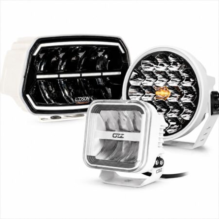 Led verstralers motorjacht met witte behuizing
