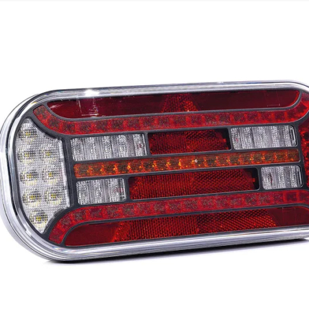 Rechts | LED achterlicht met driehoek reflector | 12-24v | VC-3102-VC-3102